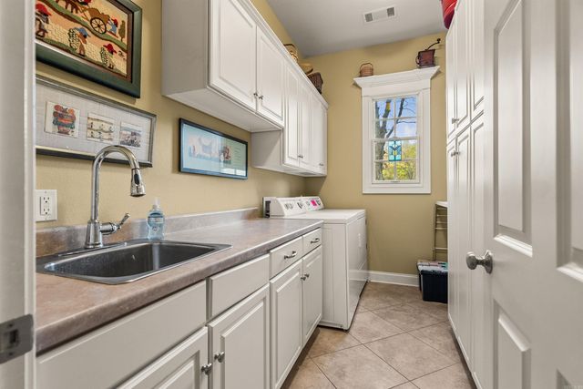 8 Bugle Court, Little Rock, AR 72227