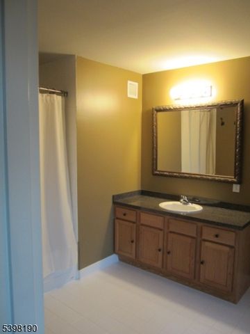 1 Carriage City Plz U613 613, Rahway City, NJ 07065