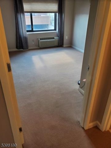 1 Carriage City Plz U613 613, Rahway City, NJ 07065