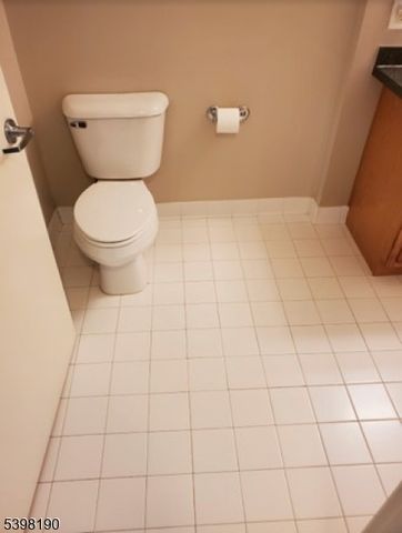 1 Carriage City Plz U613 613, Rahway City, NJ 07065