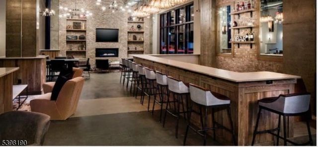 1 Carriage City Plz U613 613, Rahway City, NJ 07065