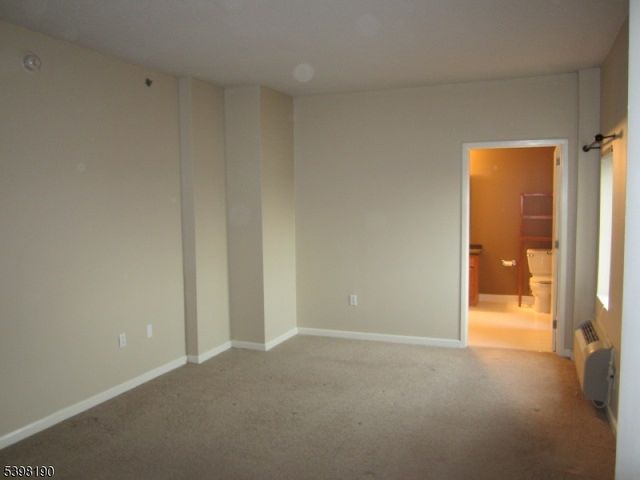 1 Carriage City Plz U613 613, Rahway City, NJ 07065