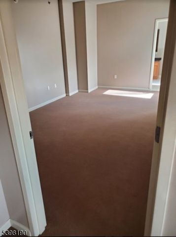 1 Carriage City Plz U613 613, Rahway City, NJ 07065