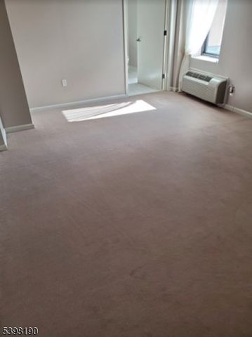 1 Carriage City Plz U613 613, Rahway City, NJ 07065