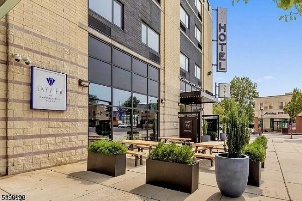 1 Carriage City Plz U613 613, Rahway City, NJ 07065