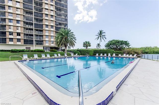 17 BLUEBILL AVE 1102, Naples, FL 34108