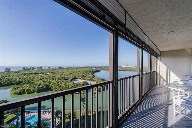 17 BLUEBILL AVE 1102, Naples, FL 34108