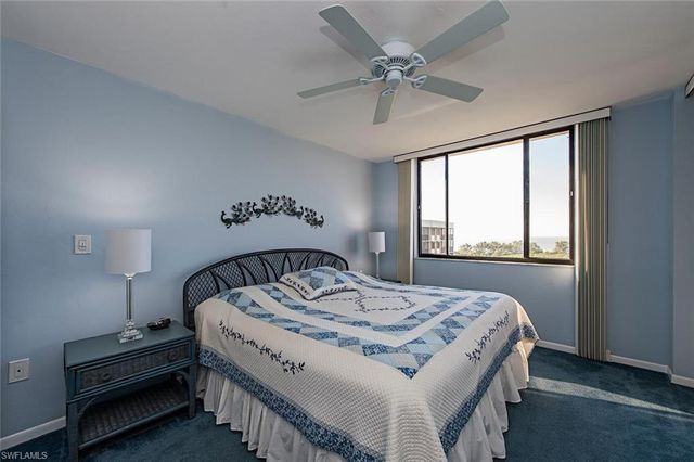 17 BLUEBILL AVE 1102, Naples, FL 34108
