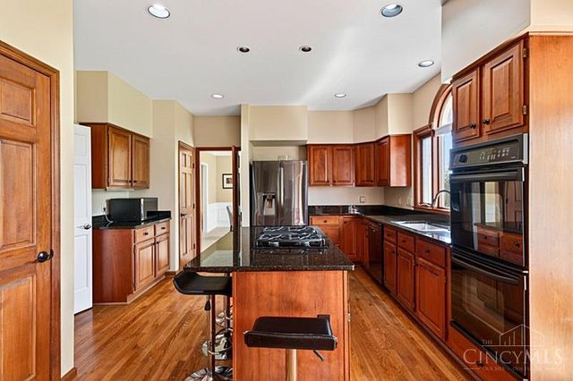 9235 Applecrest Court, Symmes Twp, OH 45242