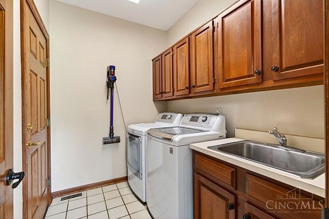 9235 Applecrest Court, Symmes Twp, OH 45242