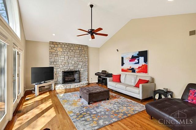 9235 Applecrest Court, Symmes Twp, OH 45242