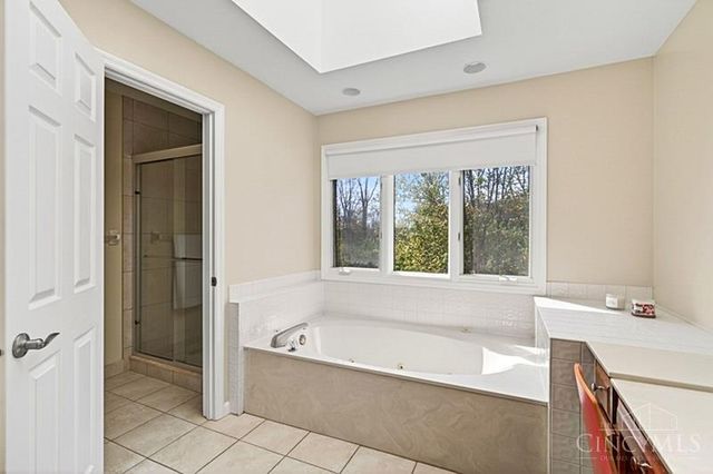 9235 Applecrest Court, Symmes Twp, OH 45242
