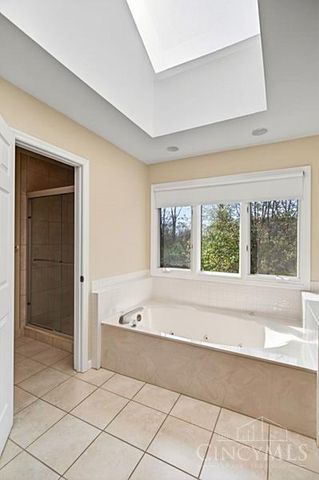 9235 Applecrest Court, Symmes Twp, OH 45242