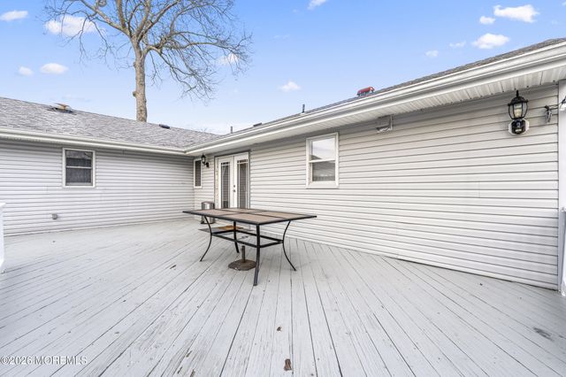 364 Railroad Avenue, Bayville, NJ 08721