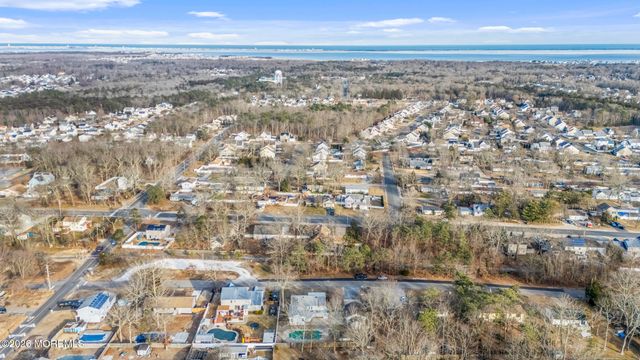 364 Railroad Avenue, Bayville, NJ 08721