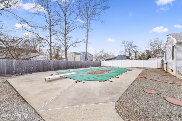 364 Railroad Avenue, Bayville, NJ 08721