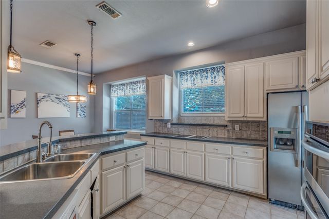 7800 Hamburg Court, Plano, TX 75025