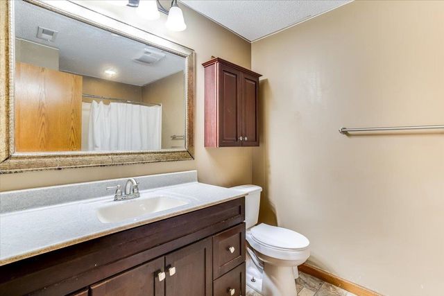 10405 W Greenfield St, Wichita, KS 67215