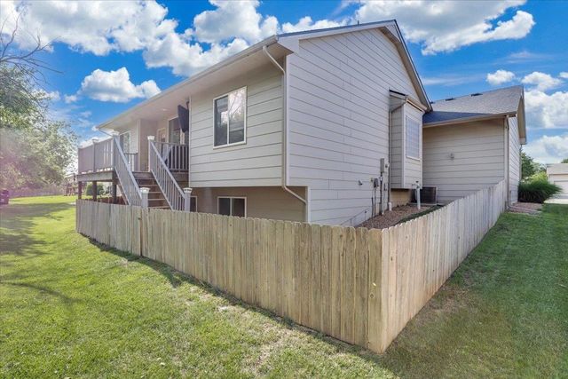 10405 W Greenfield St, Wichita, KS 67215