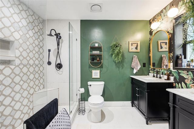 2421 NE 187th St, Miami, FL 33180