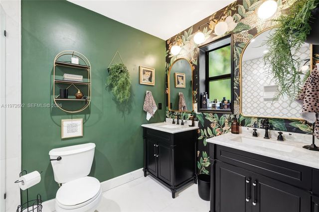 2421 NE 187th St, Miami, FL 33180