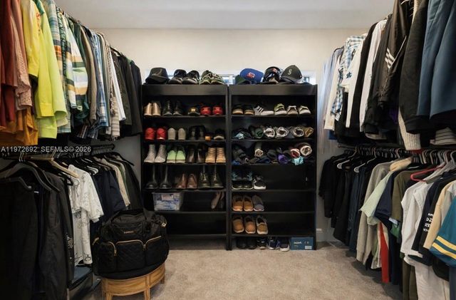 2421 NE 187th St, Miami, FL 33180