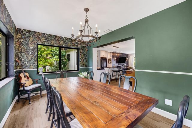 2421 NE 187th St, Miami, FL 33180