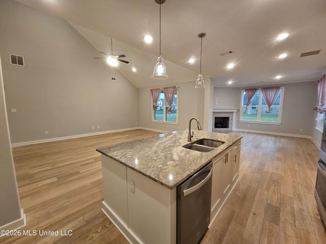7175 E Harrier Drive, Olive Branch, MS 38654