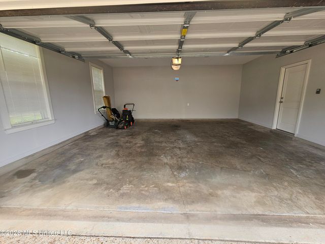 7175 E Harrier Drive, Olive Branch, MS 38654