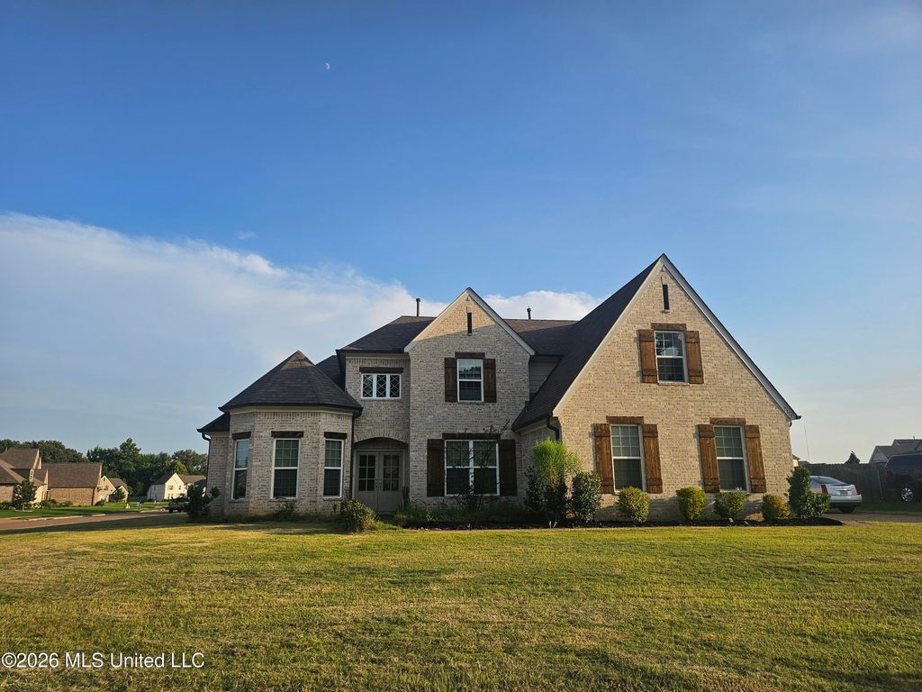 7175 E Harrier Drive, Olive Branch, MS 38654