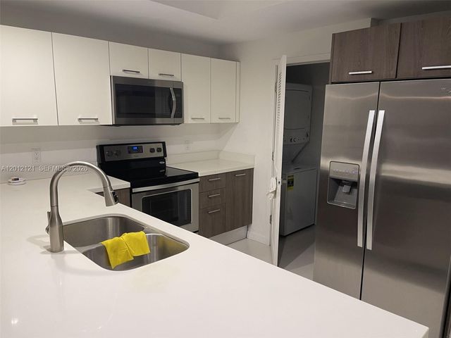 1120 98th St 204, Bay Harbor Islands, FL 33154