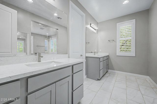 200 E WISTERIA Drive, Chandler, AZ 85286