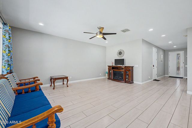 200 E WISTERIA Drive, Chandler, AZ 85286