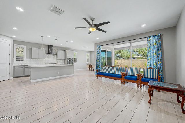 200 E WISTERIA Drive, Chandler, AZ 85286
