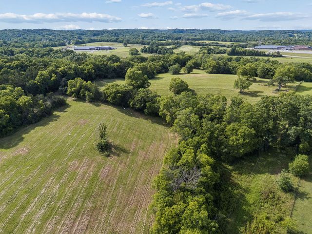 389 Atlas Pvt Ln, Hendersonville, TN 37075