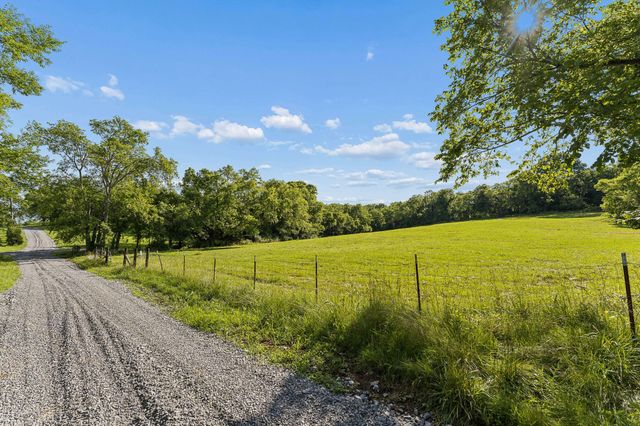 389 Atlas Pvt Ln, Hendersonville, TN 37075