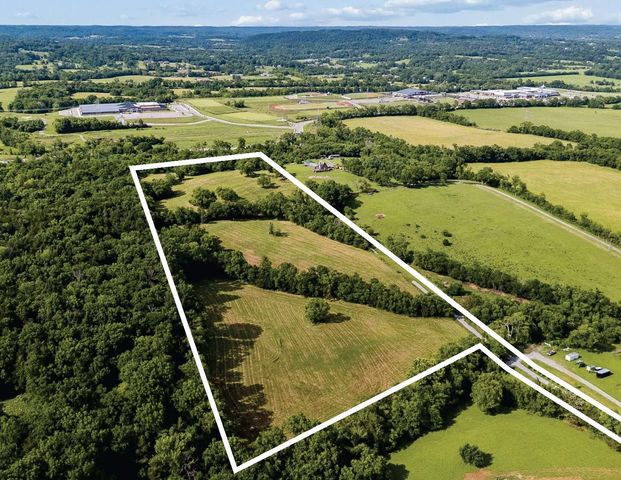 389 Atlas Pvt Ln, Hendersonville, TN 37075
