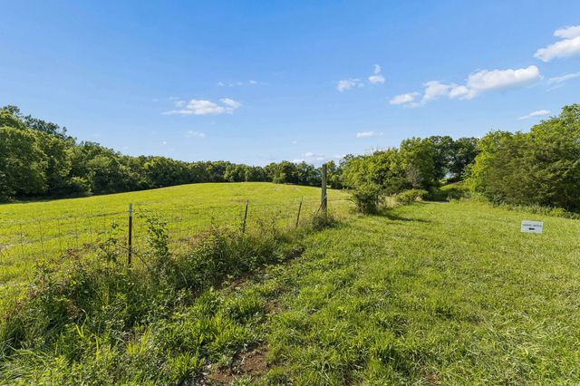 389 Atlas Pvt Ln, Hendersonville, TN 37075