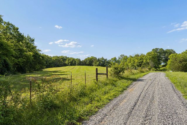 389 Atlas Pvt Ln, Hendersonville, TN 37075