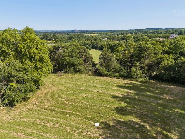 389 Atlas Pvt Ln, Hendersonville, TN 37075