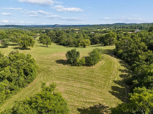 389 Atlas Pvt Ln, Hendersonville, TN 37075