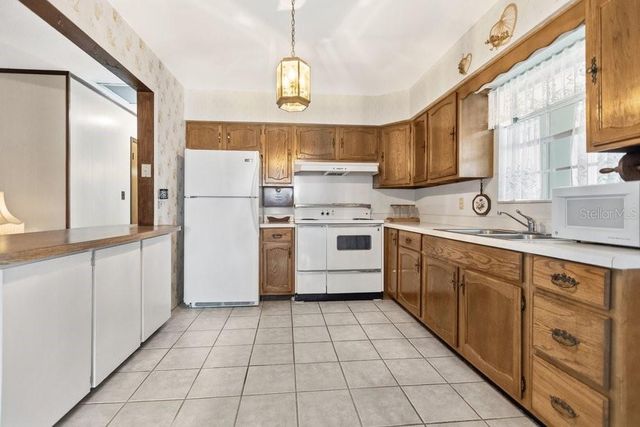 132 ANARECE AVENUE, Auburndale, FL 33823