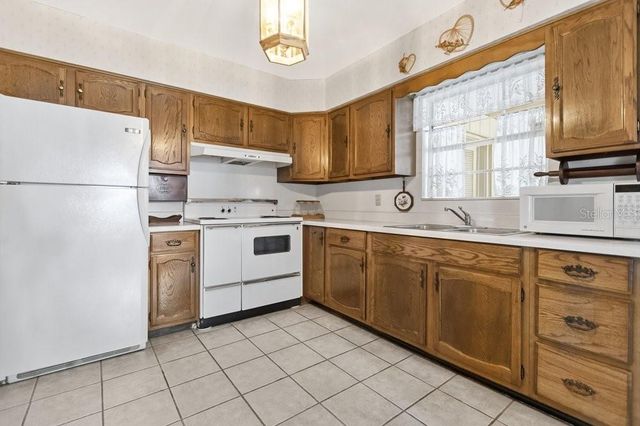 132 ANARECE AVENUE, Auburndale, FL 33823