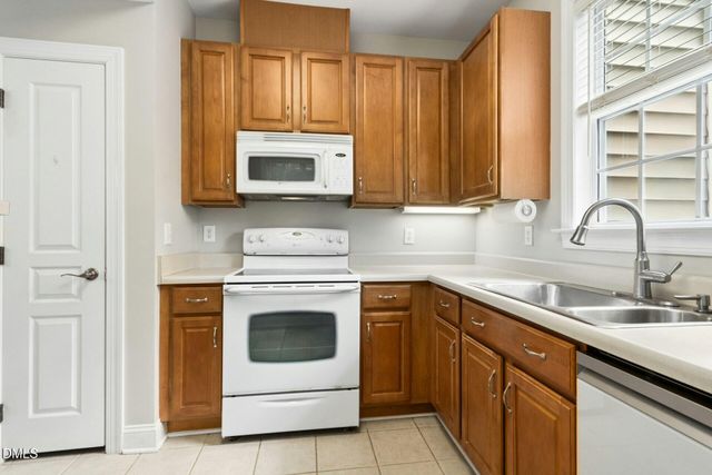 613 Ives Court, Chapel Hill, NC 27514