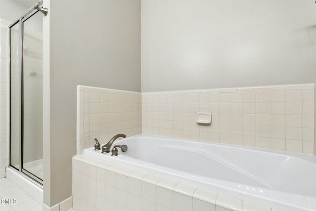 613 Ives Court, Chapel Hill, NC 27514