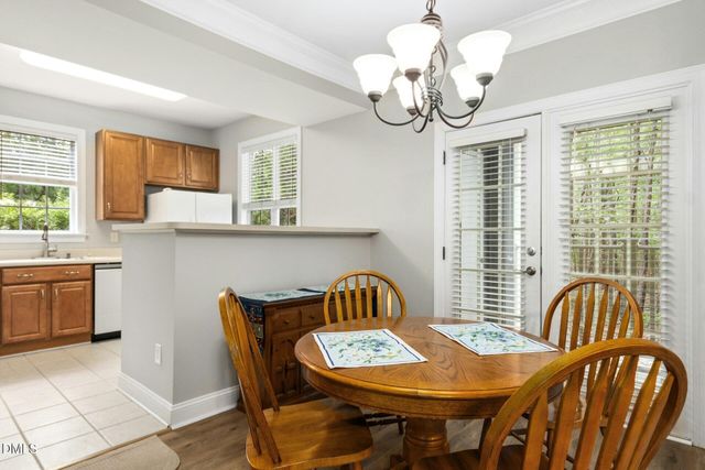 613 Ives Court, Chapel Hill, NC 27514