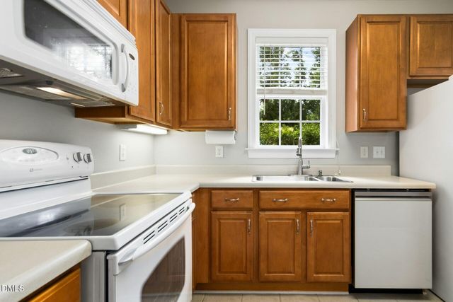 613 Ives Court, Chapel Hill, NC 27514