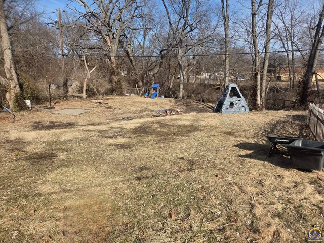 4818 SW 28th ST, Topeka, KS 66614