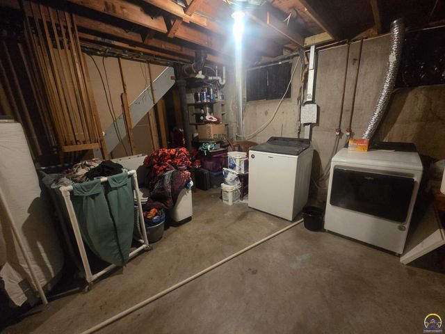 4818 SW 28th ST, Topeka, KS 66614