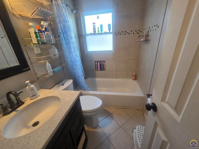 4818 SW 28th ST, Topeka, KS 66614